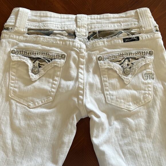 Miss Me White Embellished Cropped Denim Jeans Woman Size 28 Camouflage Inset - Picture 4 of 12
